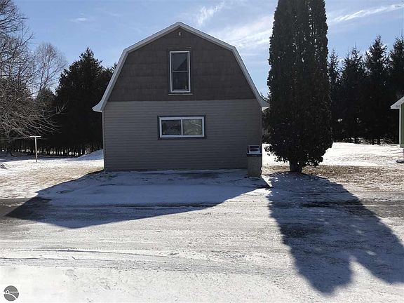 2nd image of 8810 E Traverse Hwy
