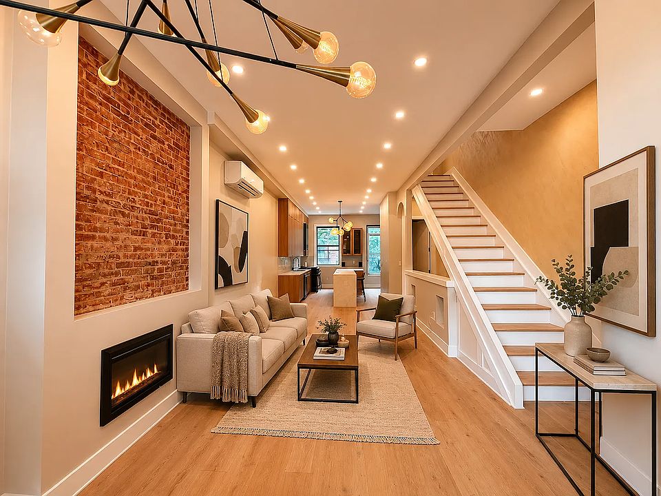 1st image of 5 Alice Ct #Townhouse 8