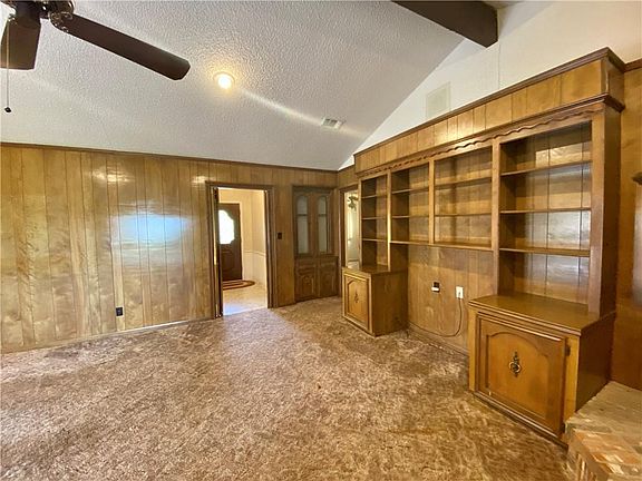 5th image of 382 Sandridge Dr