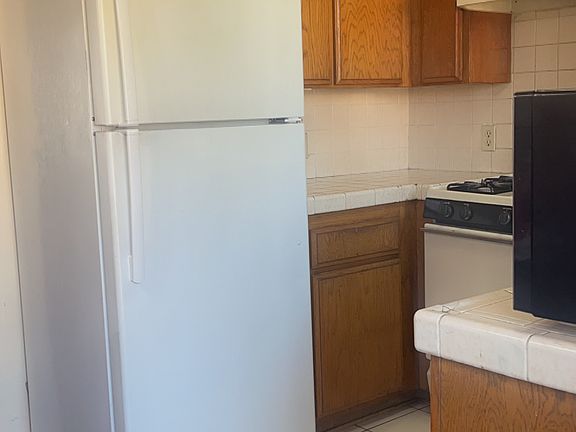 4th image of 1220 S Leland St APT 5