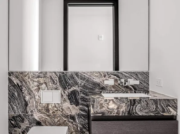 125 Greenwich Street image 14 of 23