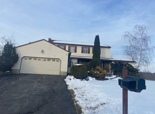 7195 Opal Dr, Liverpool, NY 13088