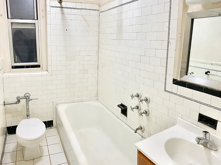 520 W 174th St #1M — Photo 6