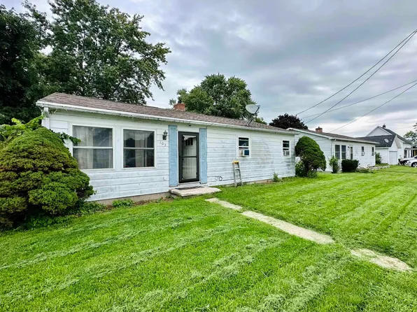 105 E Walsh St, Otterbein, IN 47970