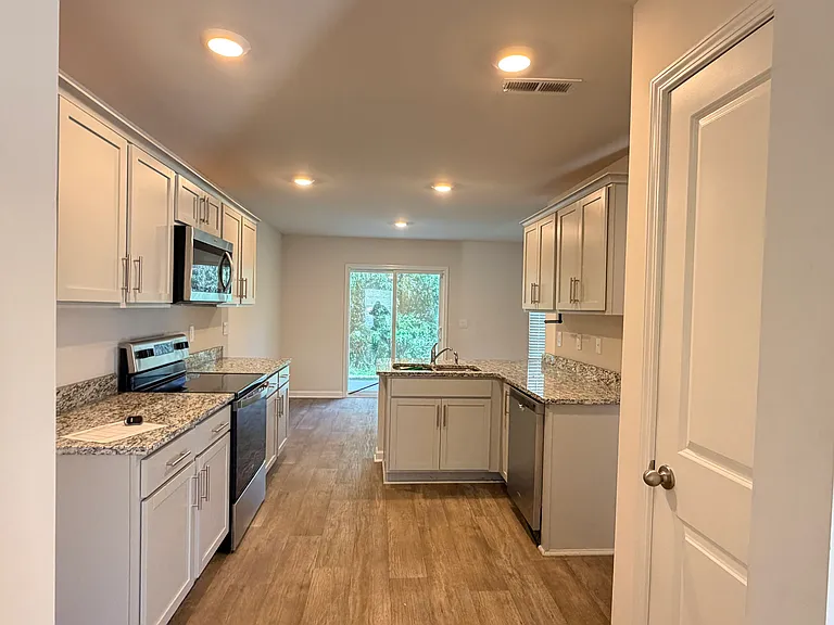 4529 Sandstone Dr — Photo 4