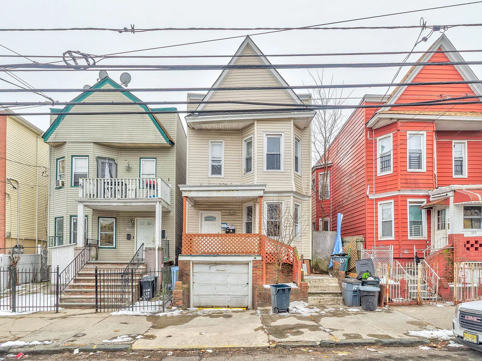 3 bed, 1.0 bath, $2,450 — Photo 1