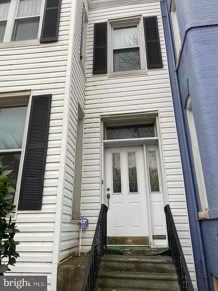 622 13th St NE photo 1
