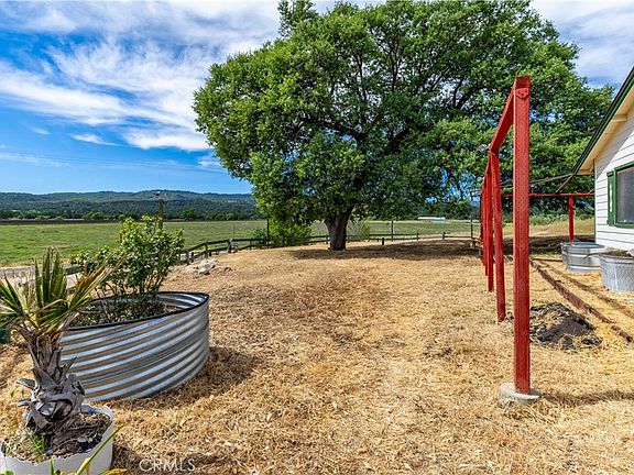 2nd image of 70331 Vineyard Canyon Rd