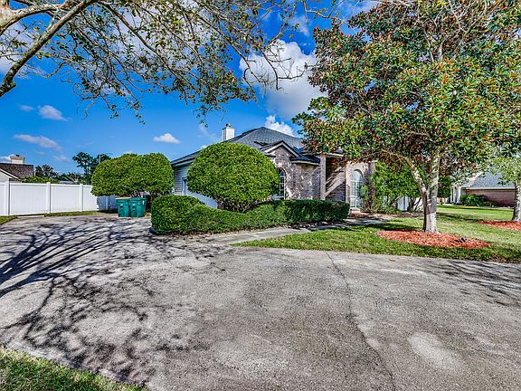 4th image of 13137 Wildflower Pl E