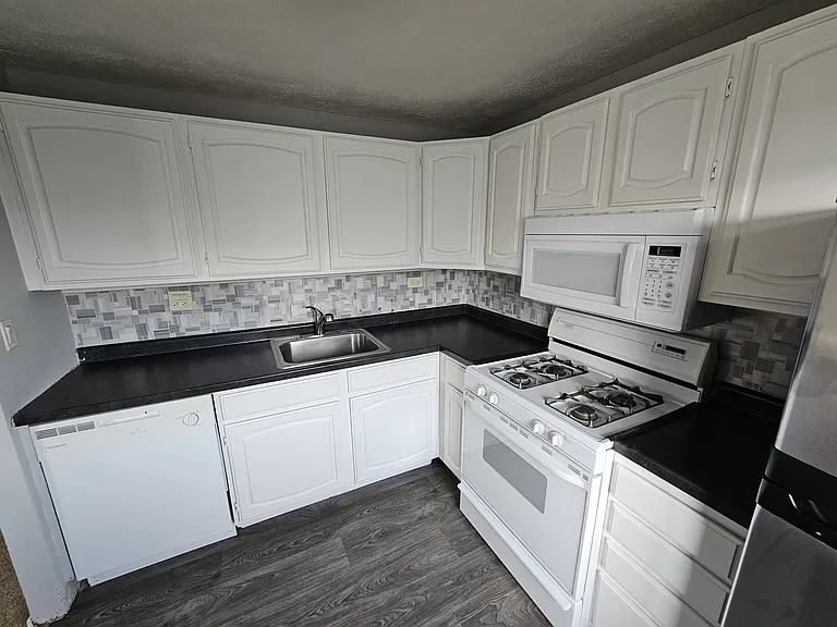 201 Nauset Ln — Photo 2