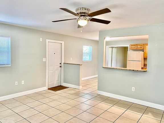 4th image of 2409 Canterbury Ln