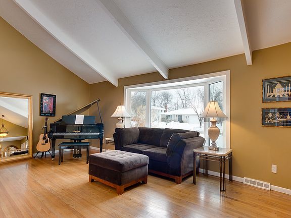 4th image of 5381 Kilbourne Dr