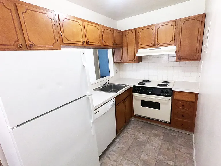 2845 Broadway Street — Photo 10