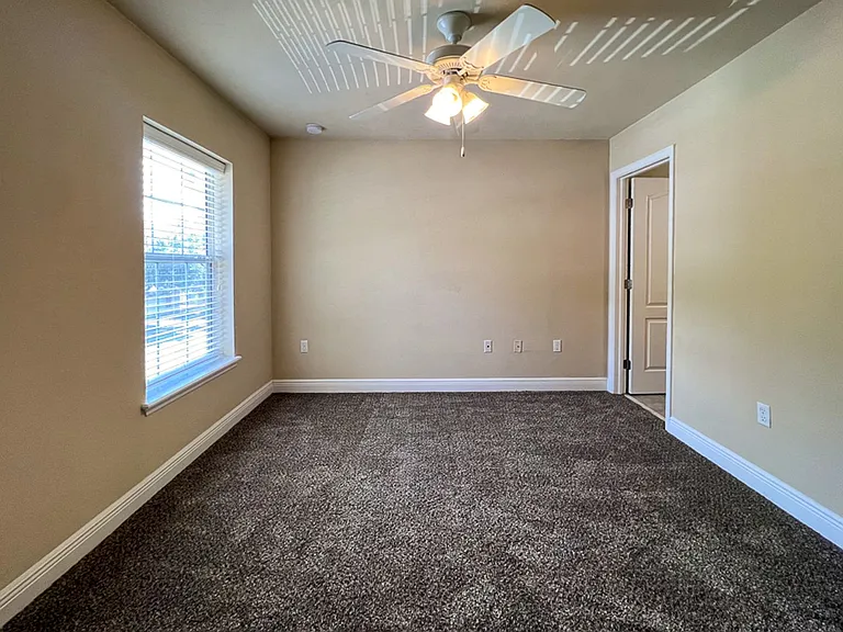 2972 SW 35th Pl #84 — Photo 19