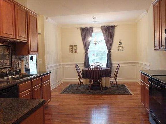 3rd image of 209 Heritage Creek Dr
