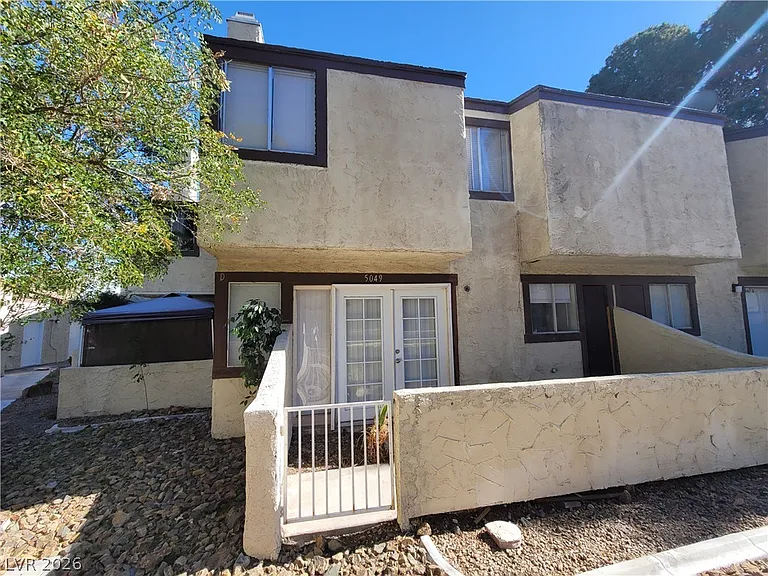 5049 Spencer St #D — Photo 5