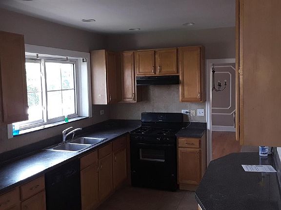 2nd image of 5627 N Mozart St Floor 3
