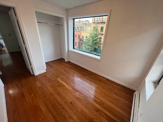 Rented by Delmark Realty LLC | media 68