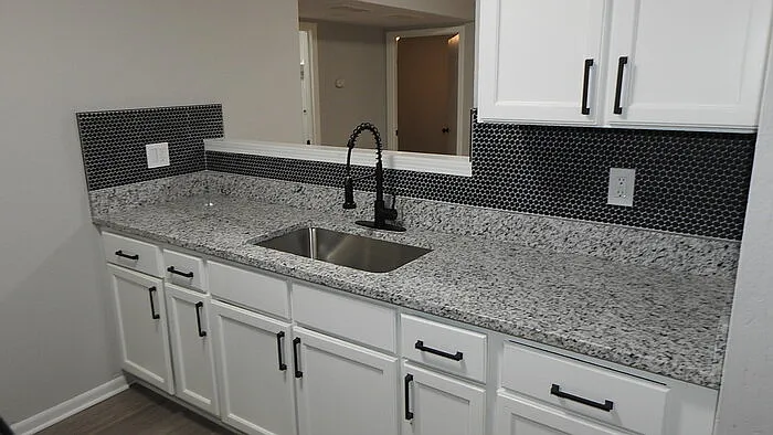 5928 Elmwood Ave — Photo 7