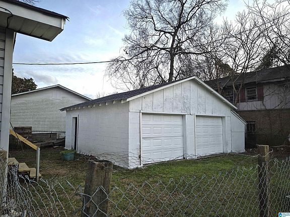 3rd image of 1177 Hall St