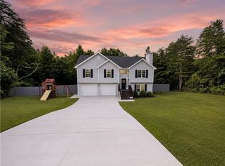 5510 Latham Manor Dr, Gainesville, GA 30506