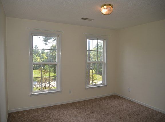5th image of 103 Fairway Lakes Rd