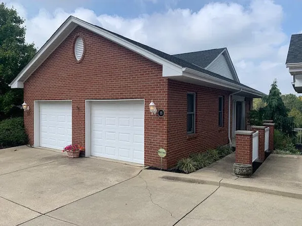 25 Thomas Pointe Dr, Fort Thomas, KY 41075