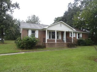 1101 Vass Rd, Spring Lake, NC 28390