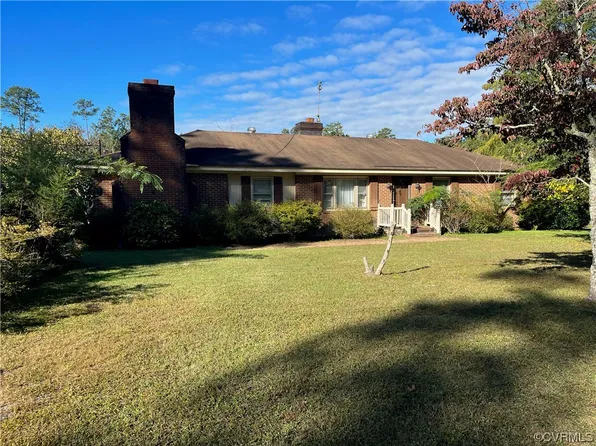 17228 Courthouse Rd, Yale, VA 23897