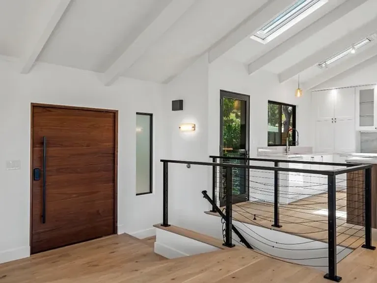 311 Grandview Ave — Photo 4