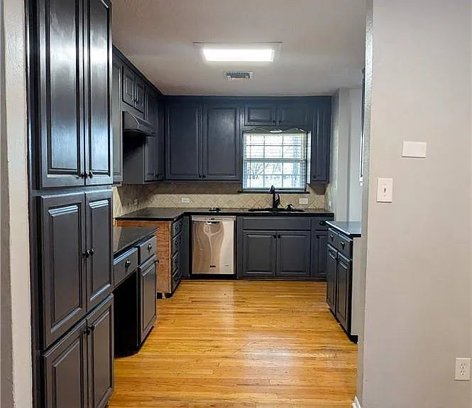 1122 W 6th St — Photo 10