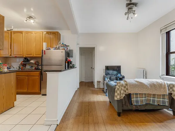 21-48 35th St APT 3G, Astoria, NY 11105