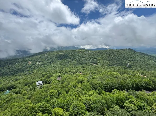 303 Sugar Top Drive #9-3928, Sugar Mountain, NC 28604