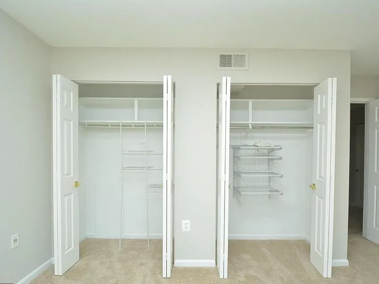 27 Canterbury Sq #301 — Photo 4