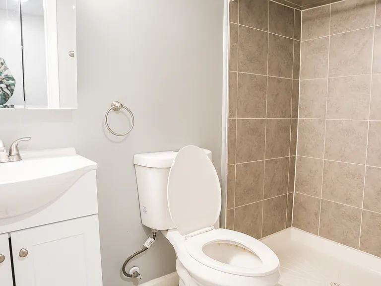 1535 W Fairmount Ave — Photo 7