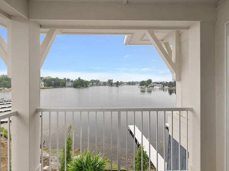 Mystic Cove - Luxury Lakefront Living — Photo 33