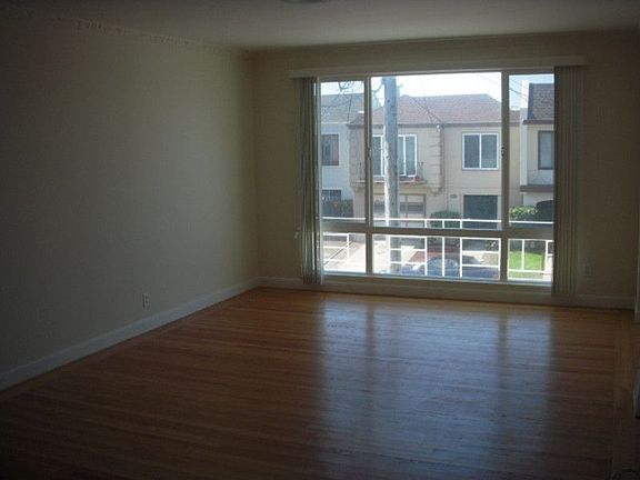 4th image of 2214 38th Ave