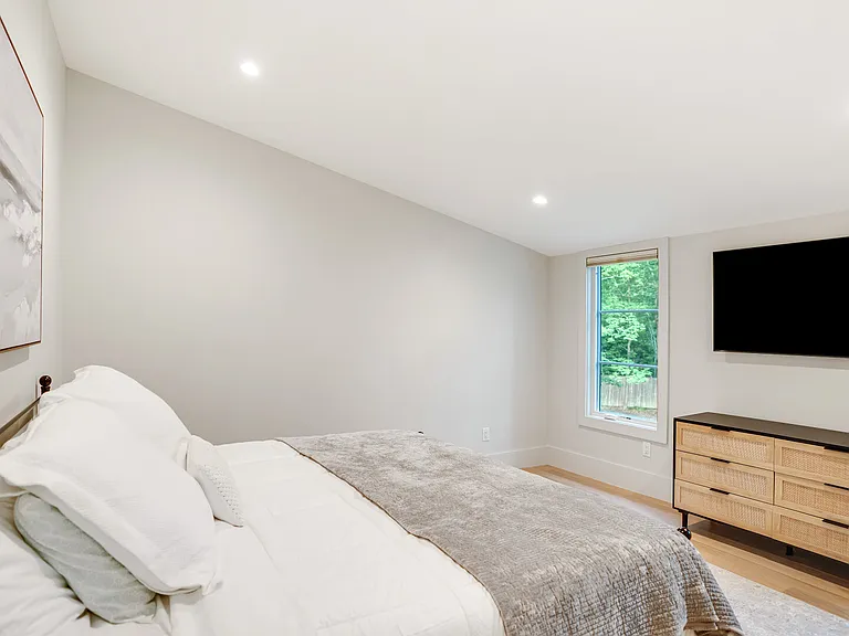 95 Peconic Hills Dr — Photo 24