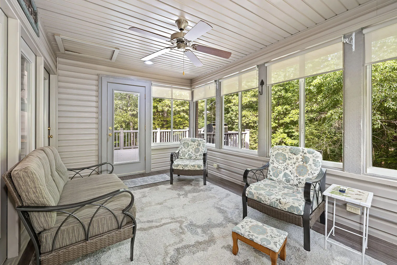 3 bed, 2.0 bath, 1776 sqft, $3,543 — Photo 3