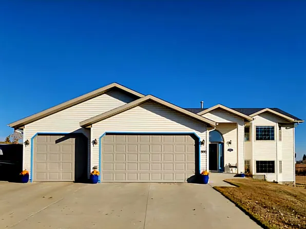 800 Harmony St NW, Minot, ND 58703