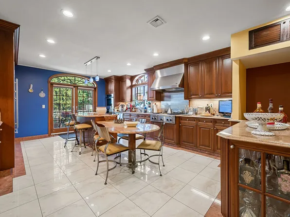 7325 14th Avenue image 13 of 52