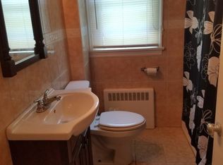 35 Mayfair Ave, Springfield, MA 01104