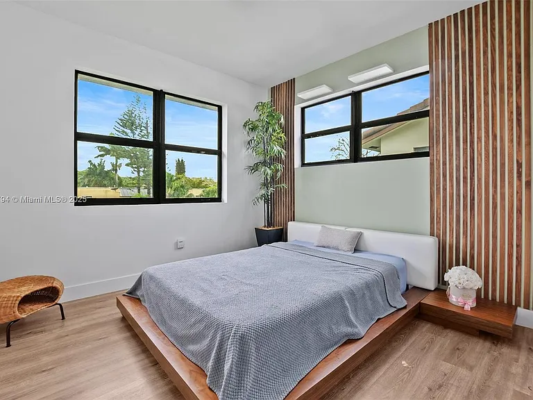 6146 SW 36th Ct — Photo 8
