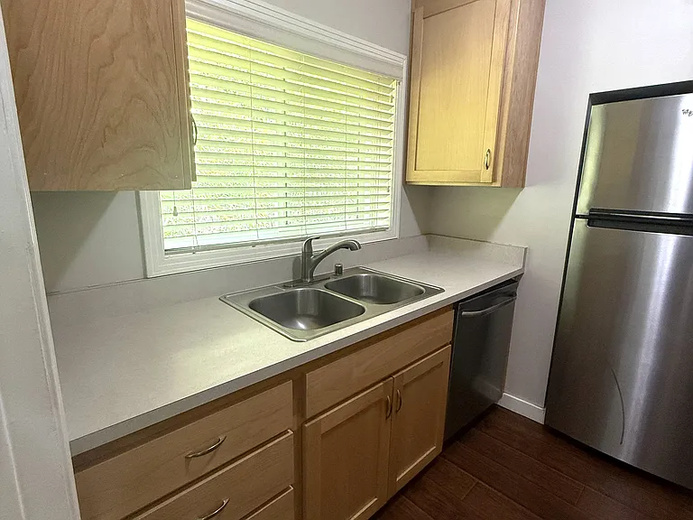 165 California St #4 — Photo 3