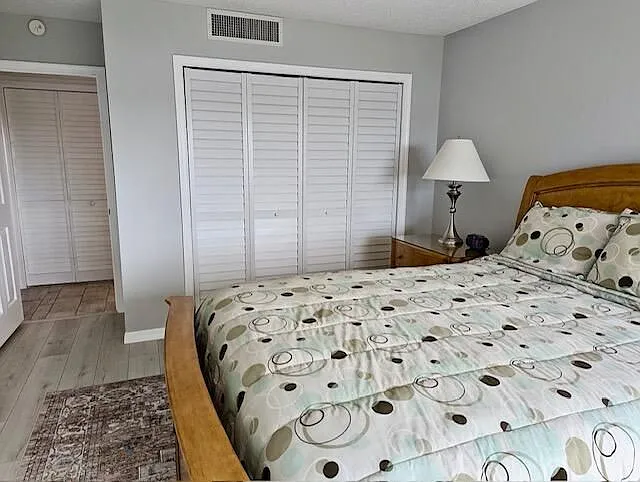 1640 Twelve Oaks Way #101 — Photo 11