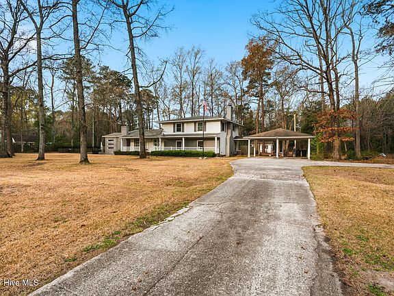 3rd image of 1203 Turnpike Road