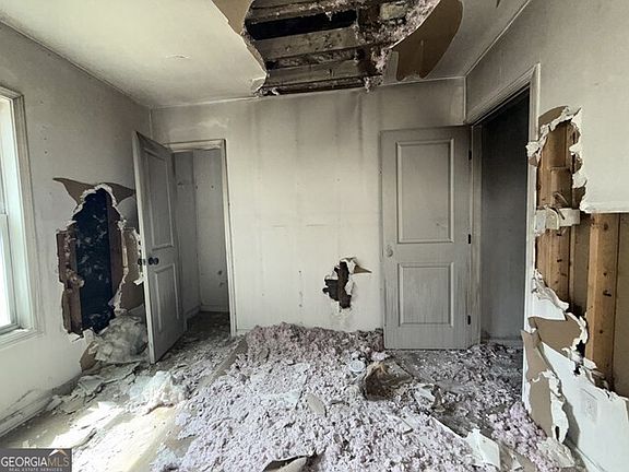 4th image of 398 Sawtell Ave SE