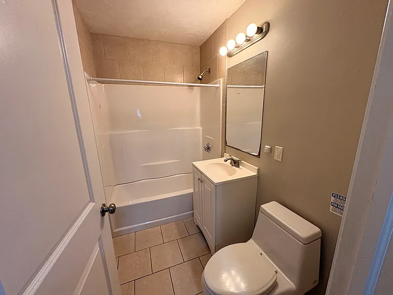 190 Washington St #3R — Photo 6