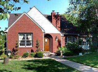 160 N Parkwood Ln, Wichita, KS 67208