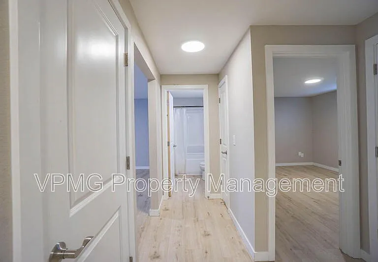 4420 Gibbons St #B — Photo 3